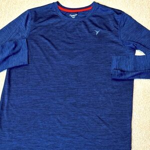 Old Navy Active - blue long sleeved t-shirt - boys size XXL / 18 Husky